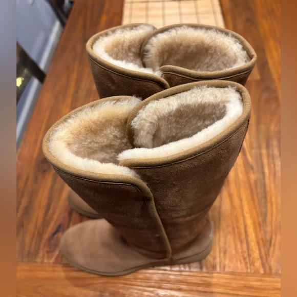 UGG Tall classic boots size 6.5 chestnut color in great conditions - Picture 4 of 10